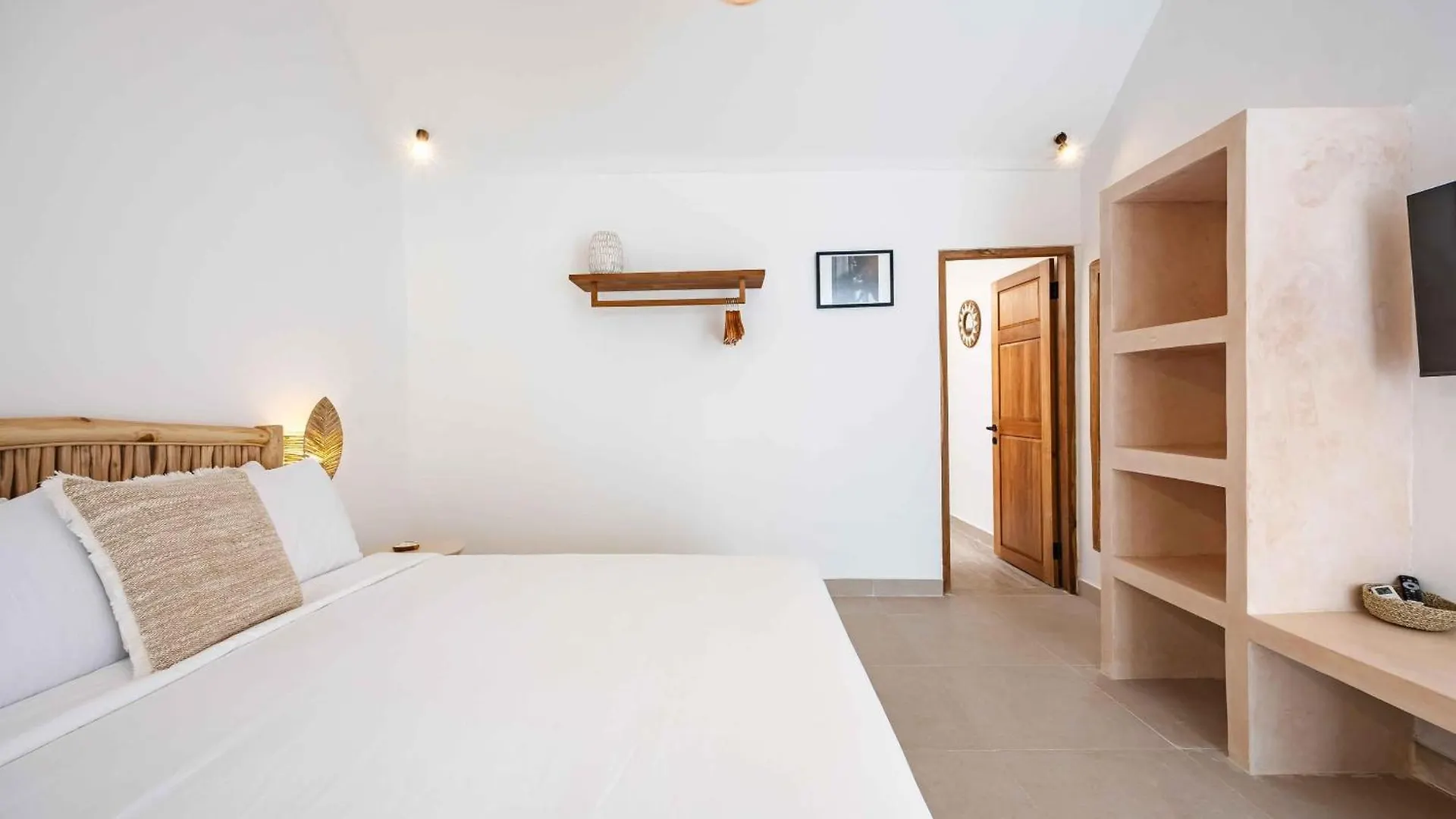 Casa Kokoon - New Bright & Quiet 2Br Mertanadi Seminyak With Private Pool And Parking 0*, Seminyak (Bali) Indonesia