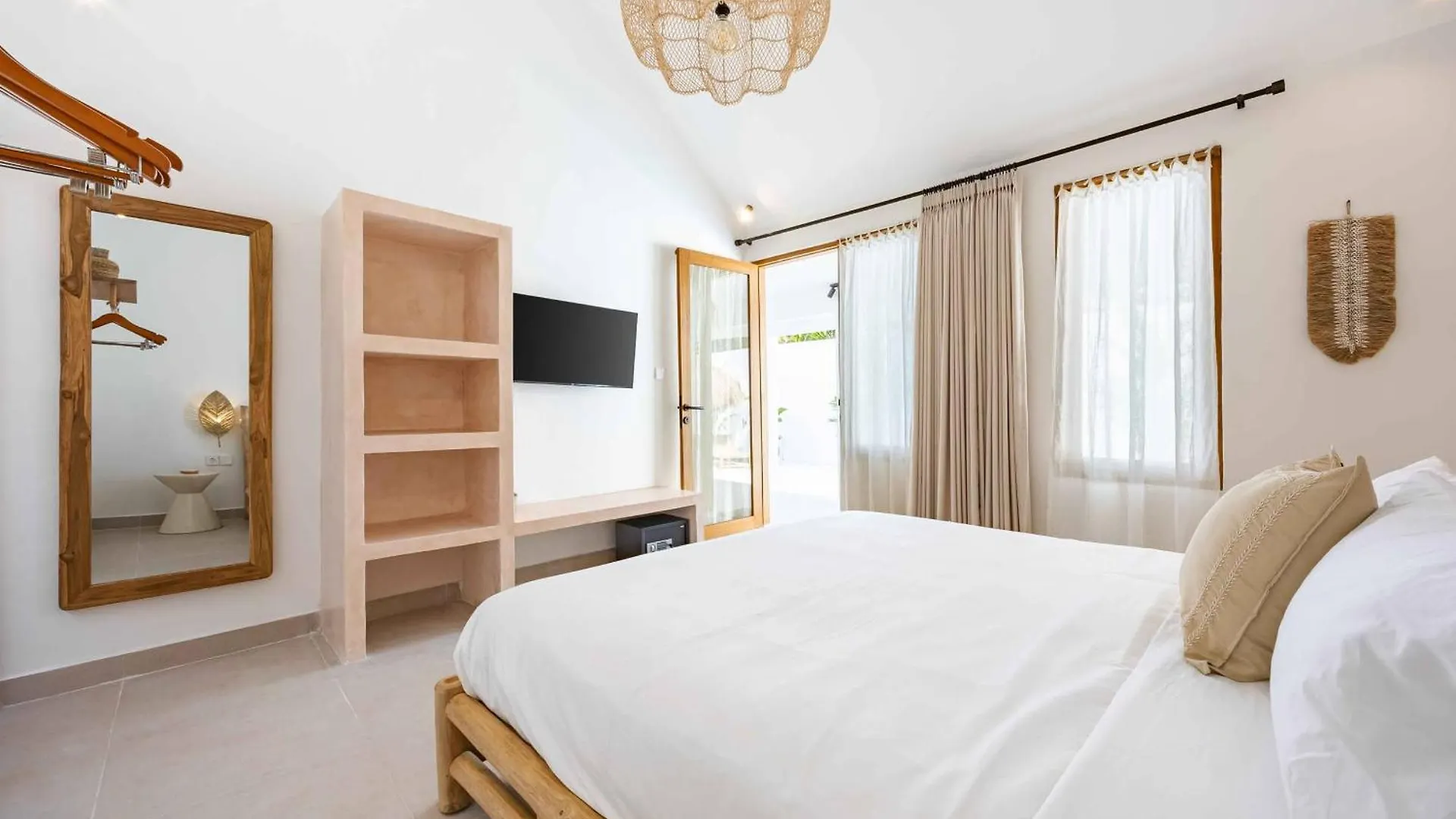 Casa Kokoon - New Bright & Quiet 2Br Mertanadi Seminyak With Private Pool And Parking Indonesia