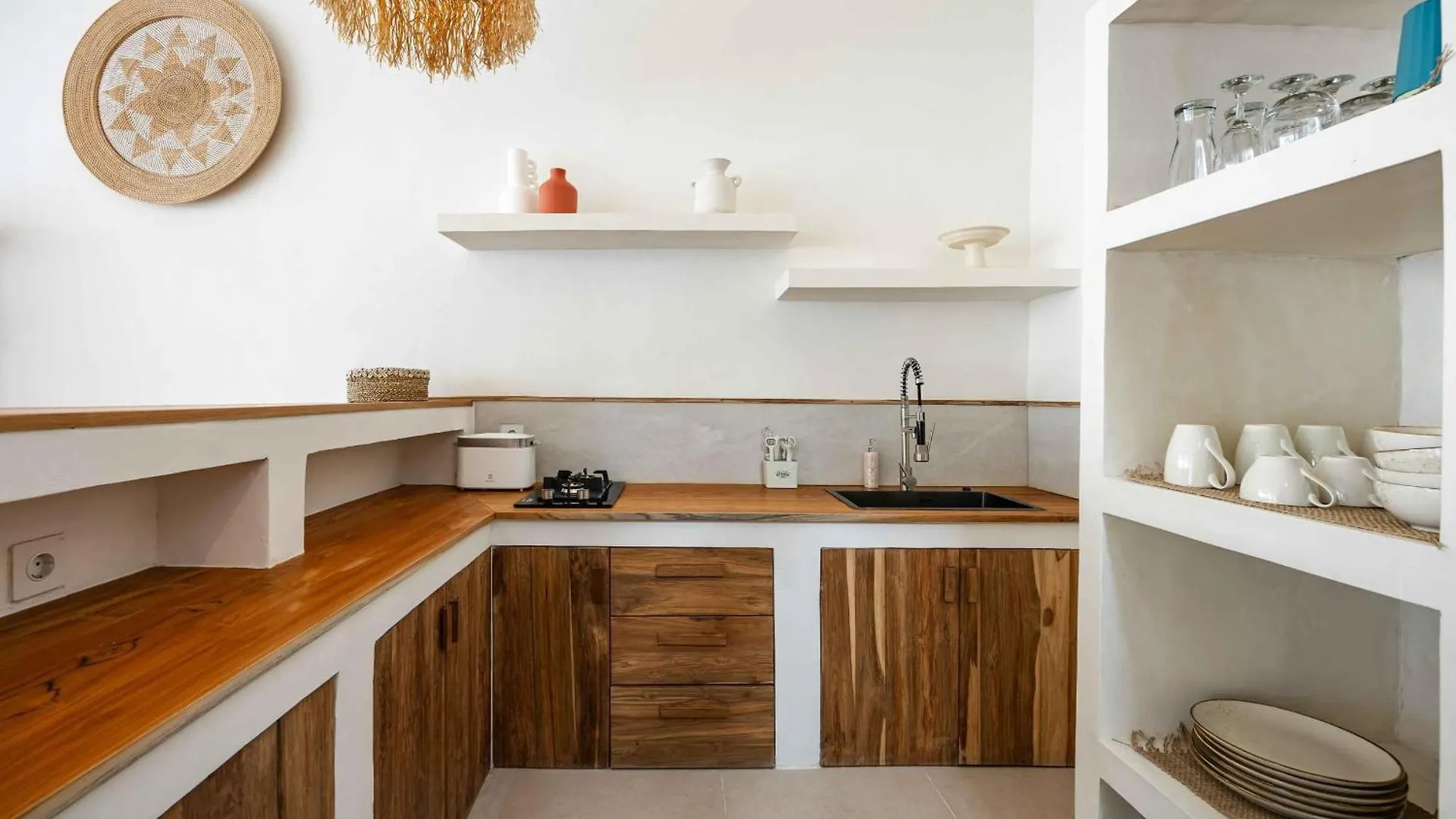 Villa Casa Kokoon - New Bright & Quiet 2Br Mertanadi Seminyak With Private Pool And Parking