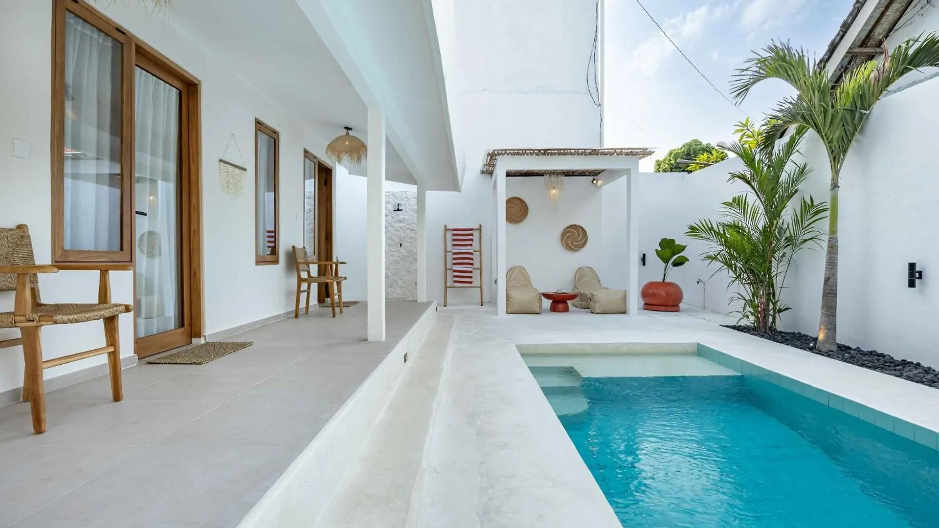 Casa Kokoon - New Bright & Quiet 2Br Mertanadi Seminyak With Private Pool And Parking Villa